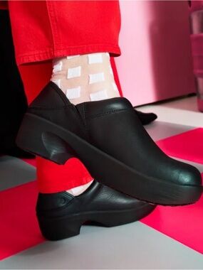 Women's Lila Black Slip-On Work Clogs with Cushioned Platform